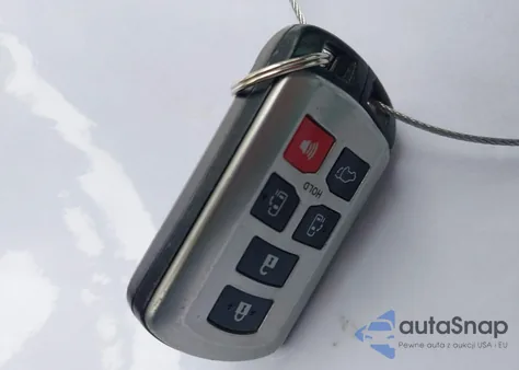 2018 Toyota Sienna Xle 8 Passenger z USA, uszkodzony, nr VIN 5TDYZ3DC4JS901059